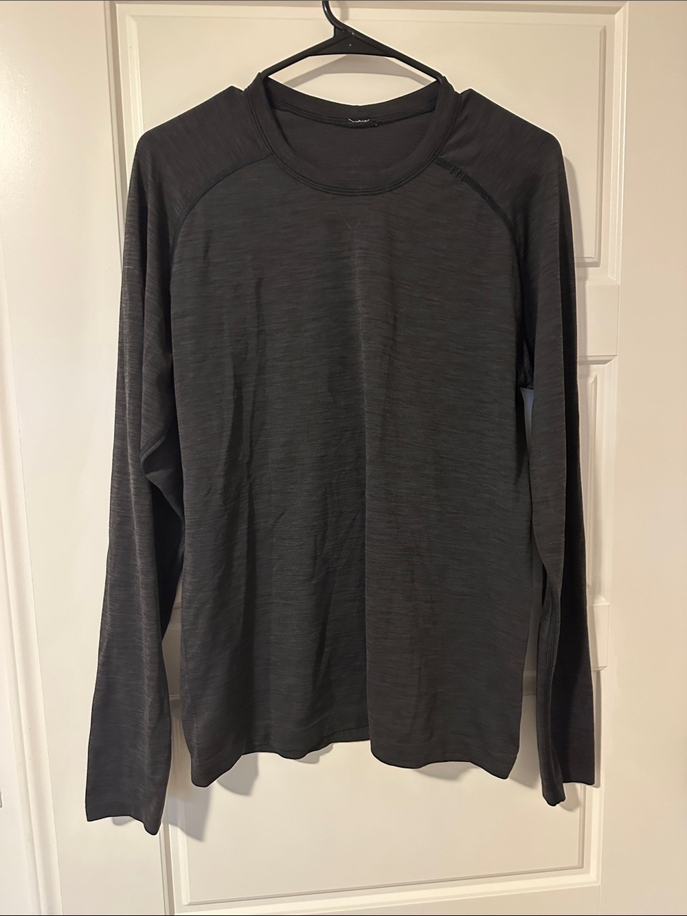 Men's Long Sleeve Crew Neck Active Shirt